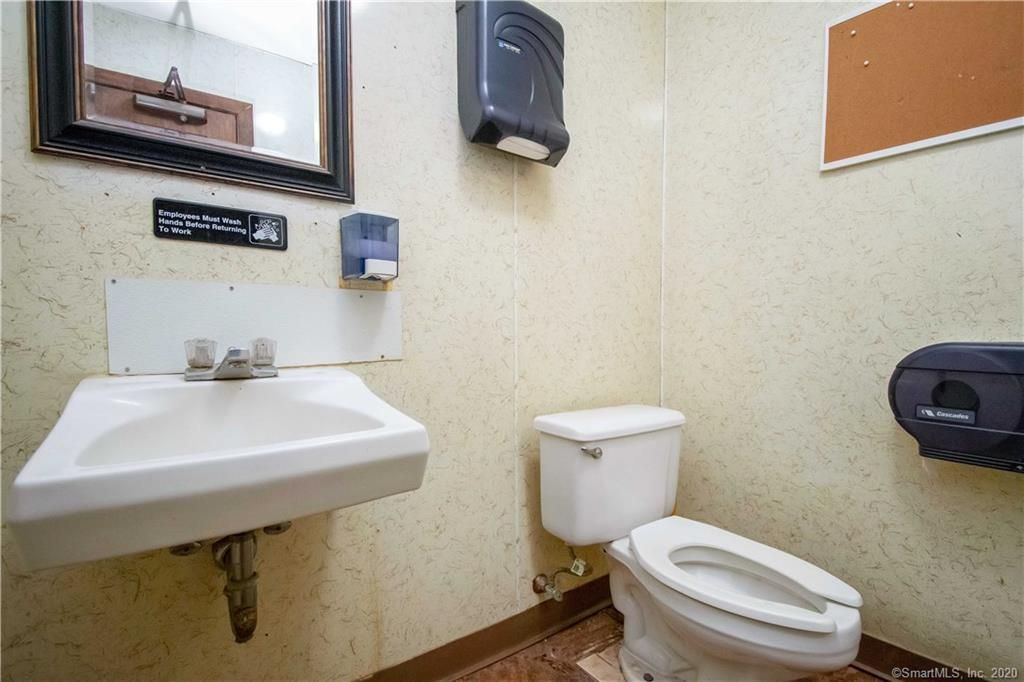 112 Spring St, Enfield, CT 06082